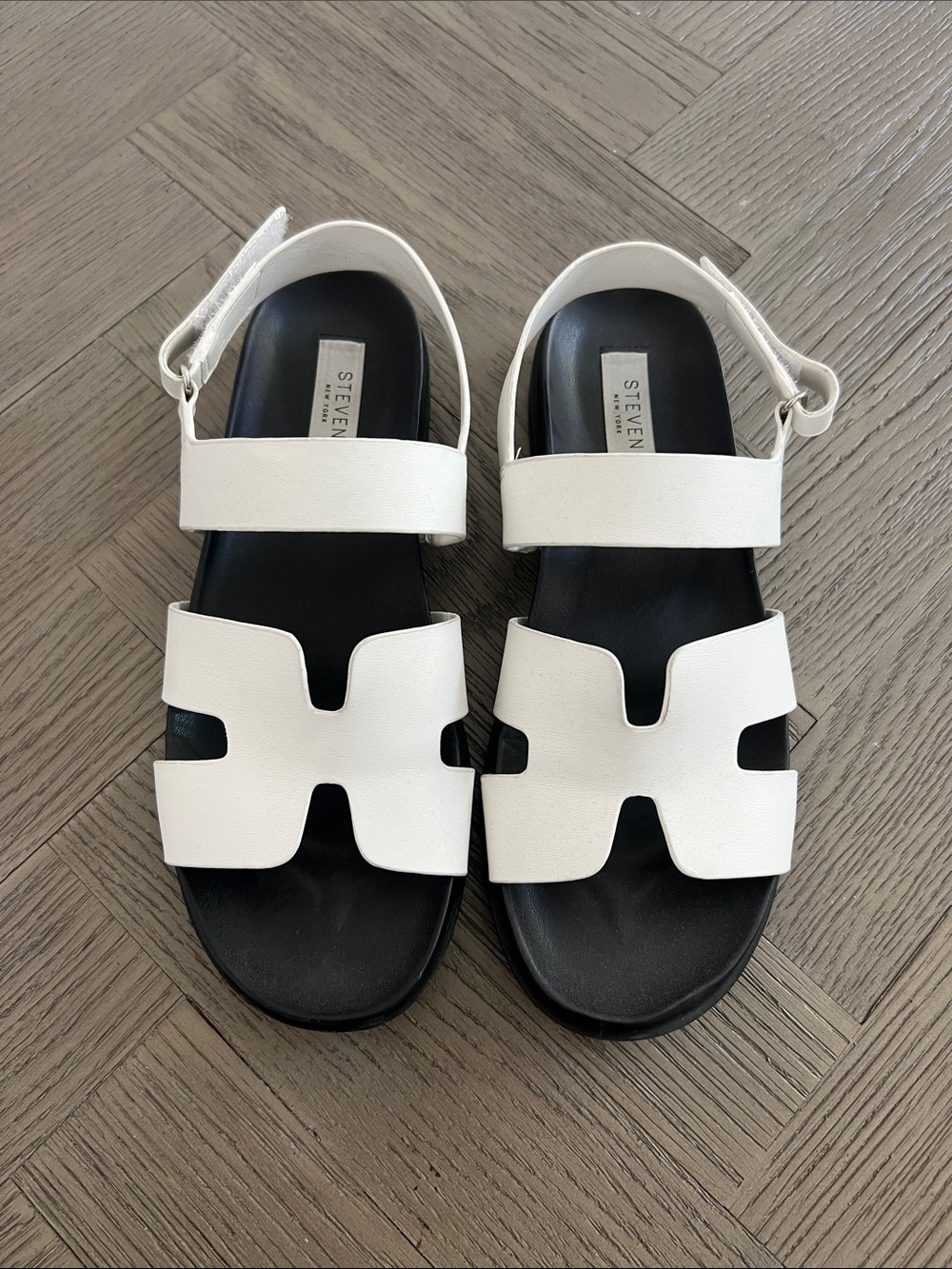 Steve Madden White Cutout Leather Strap Sandals